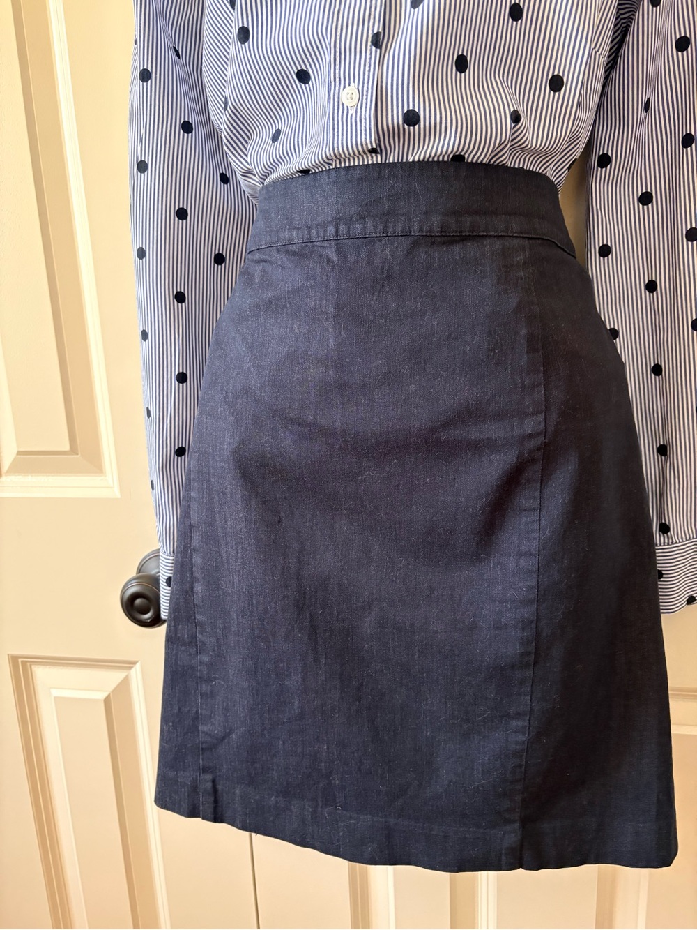 Loft, Classic Navy A-line Women's denim Skirt, size 12p